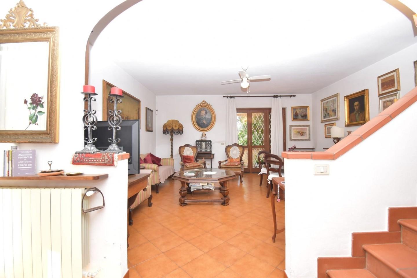 Villa Trifamiliari in vendita, Pietrasanta strettoia
