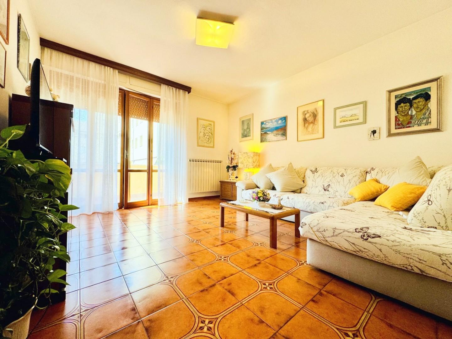 Villa con giardino, Viareggio ex campo di aviazione