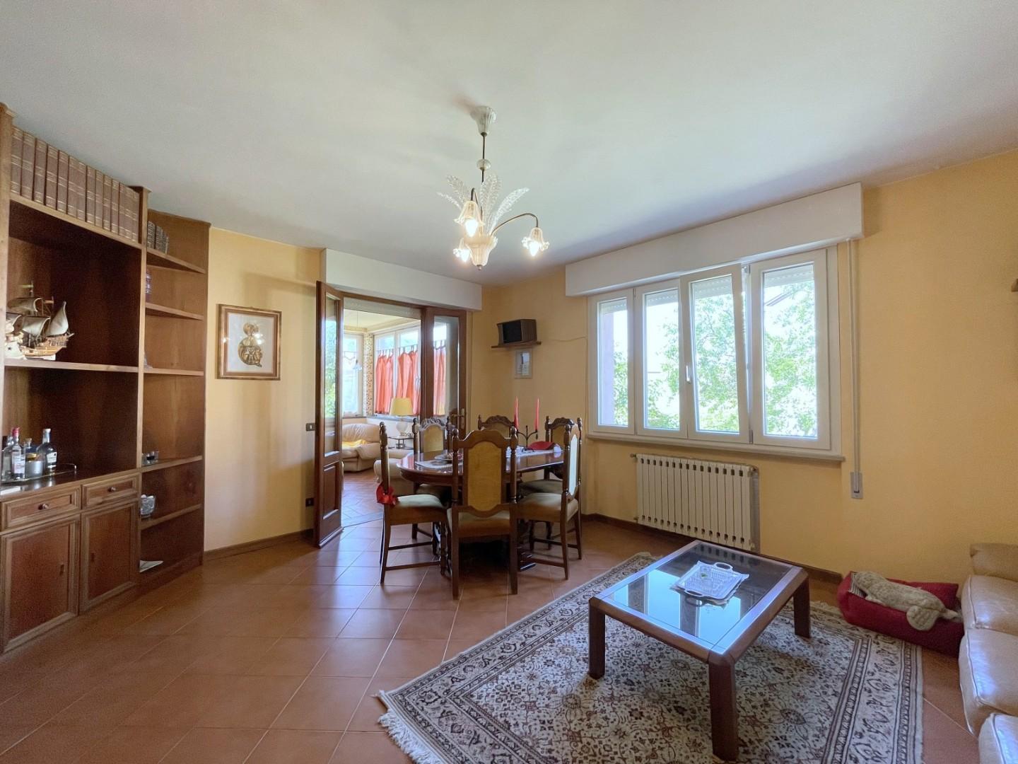 Casa indipendente con giardino, Massarosa stiava
