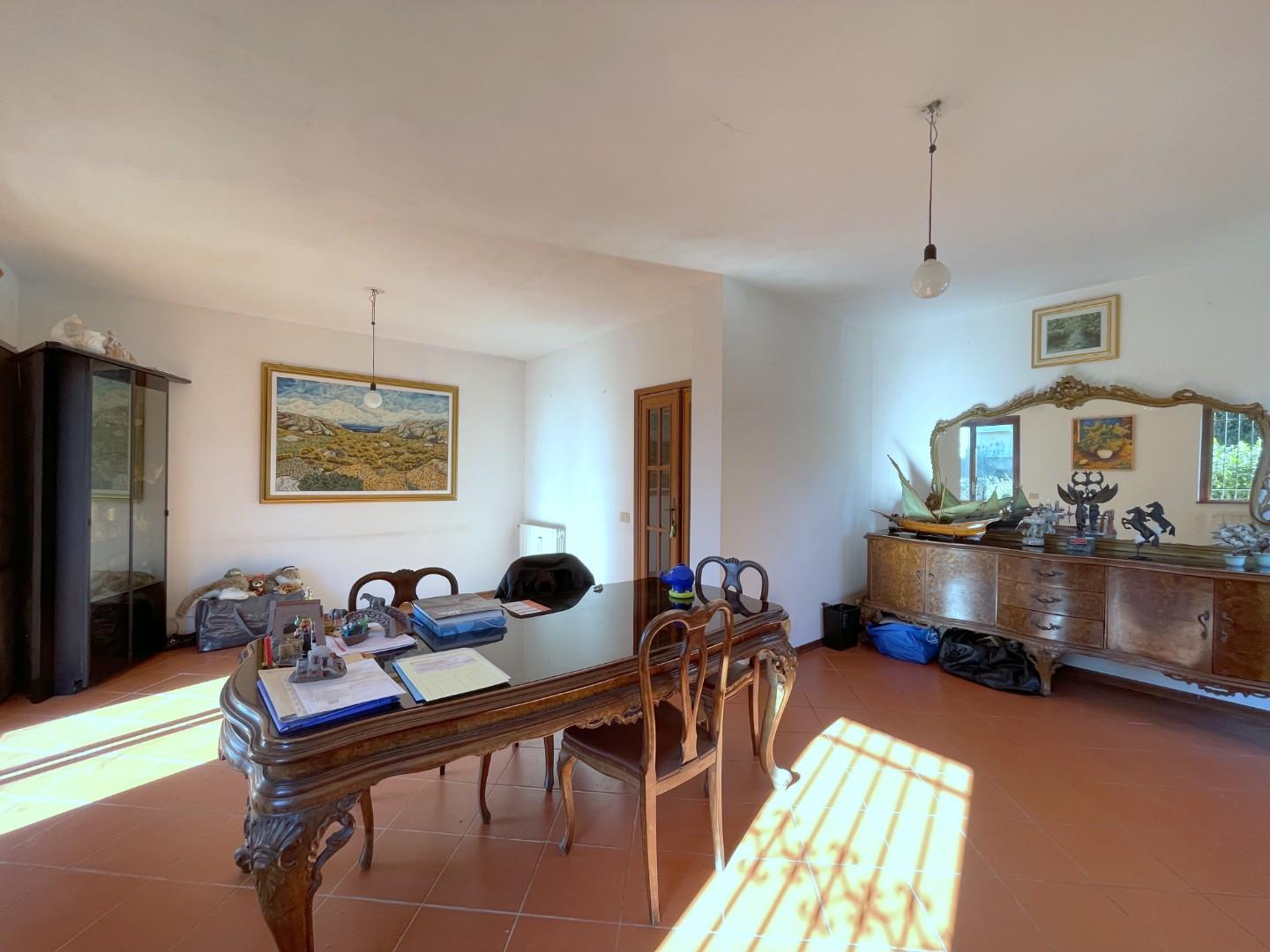 Villa Trifamiliari con giardino, Massarosa citt