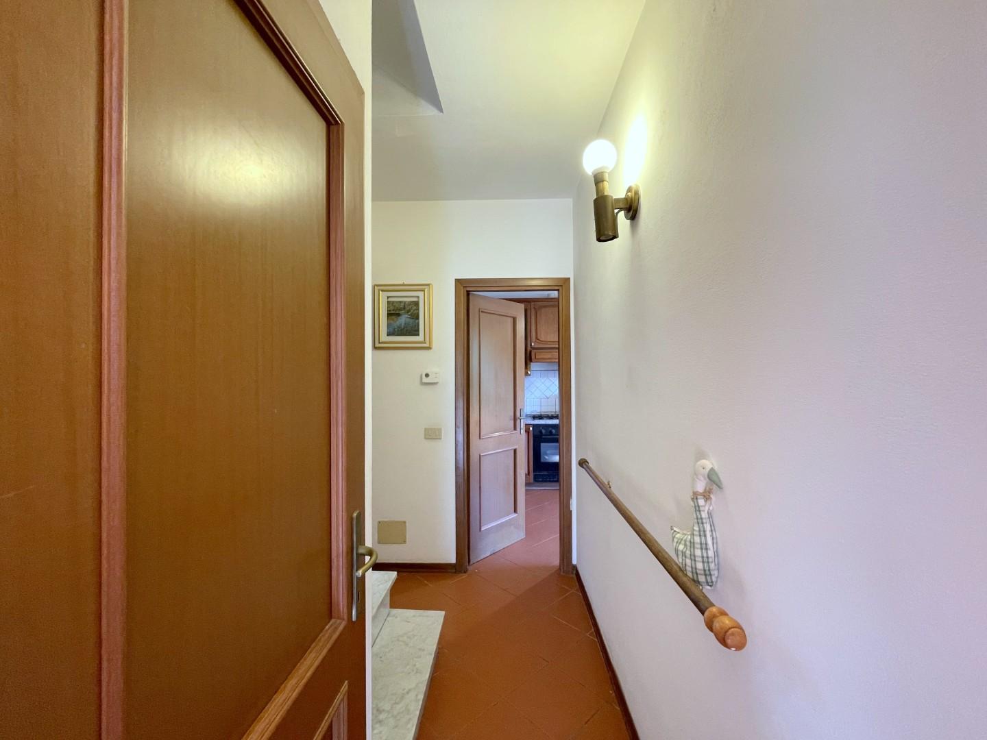 Villa Trifamiliari con giardino, Massarosa citt