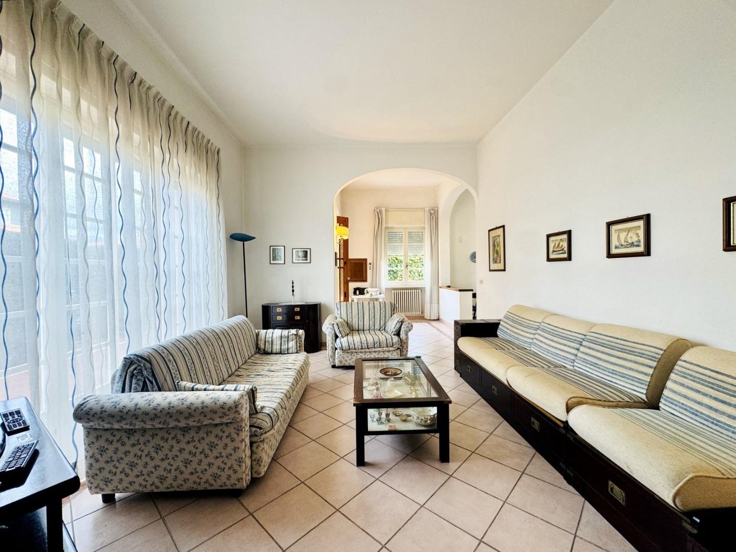 Casa indipendente con giardino, Camaiore lido di