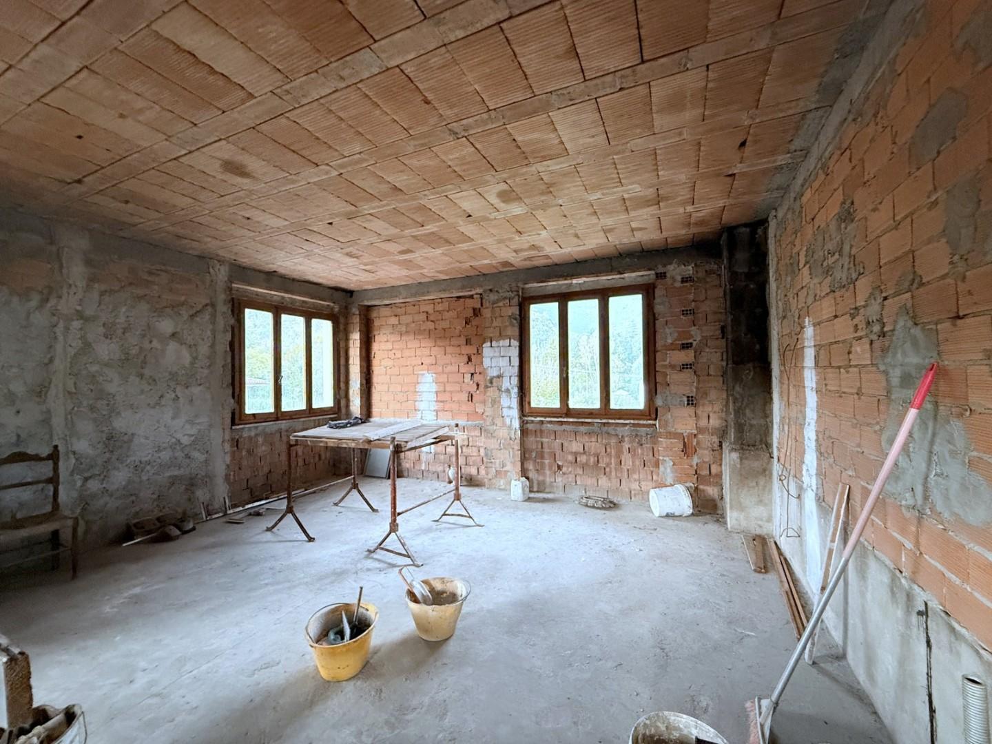 Casa indipendente con giardino a Camaiore