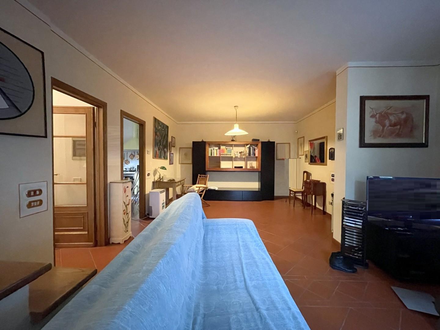 Villa Bifamiliare con giardino, Camaiore vado