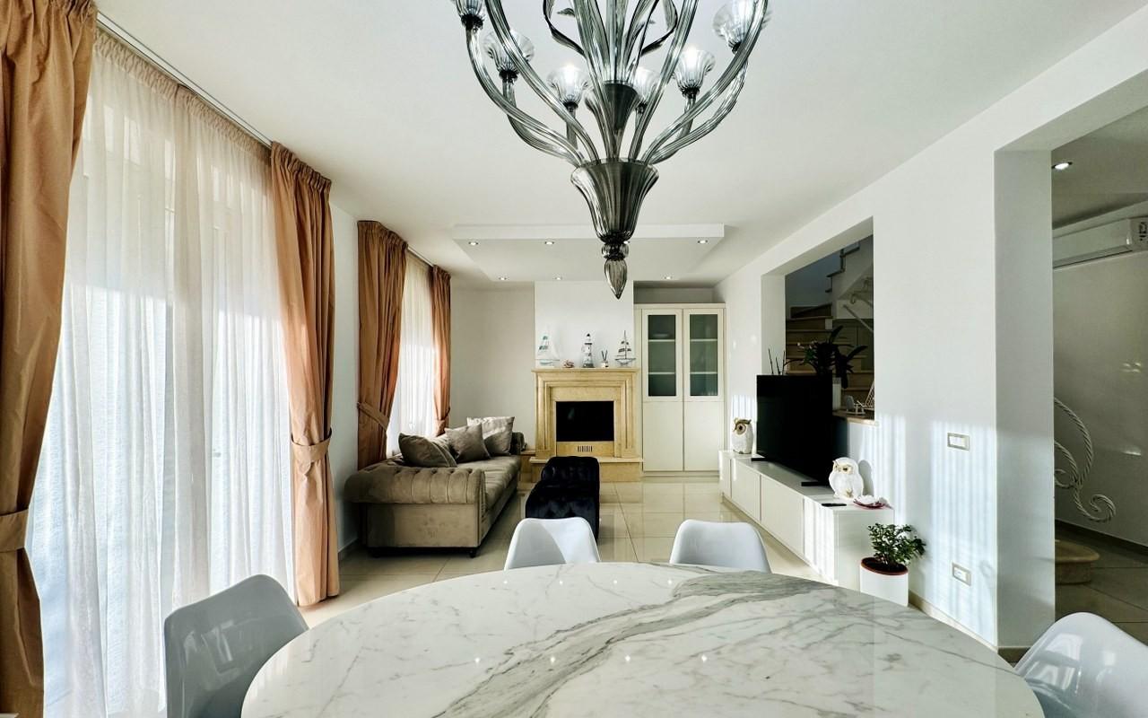 Casa indipendente arredata in affitto, Camaiore lido di