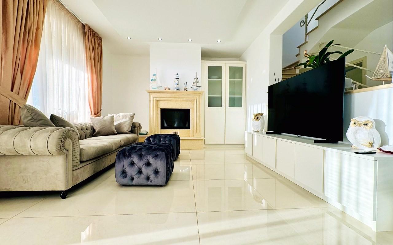 Casa indipendente arredata in affitto, Camaiore lido di