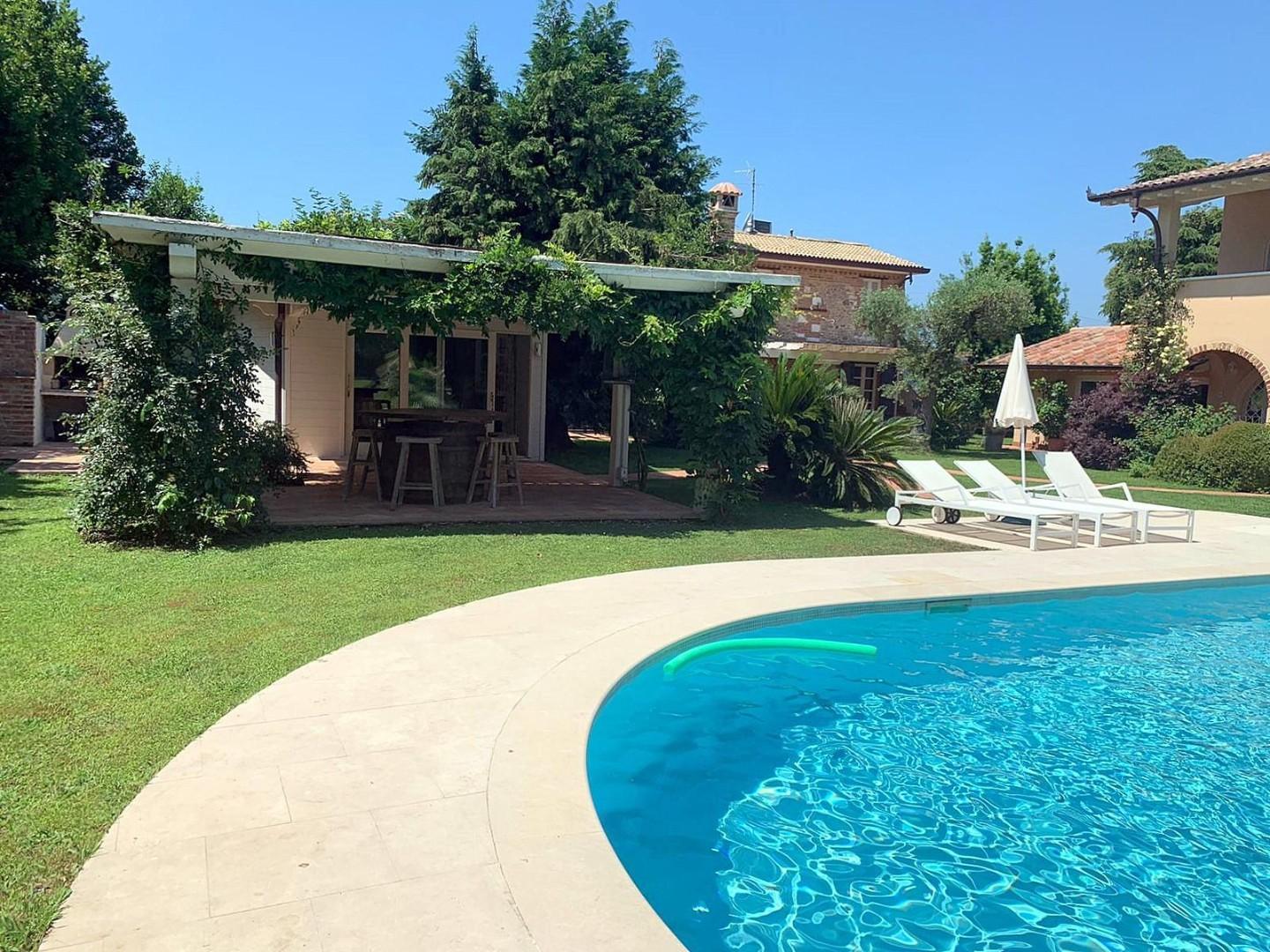 Villa arredata in affitto a Seravezza