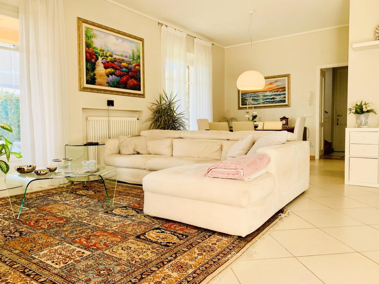 Villa arredata in affitto, Forte dei Marmi vittoria apuana