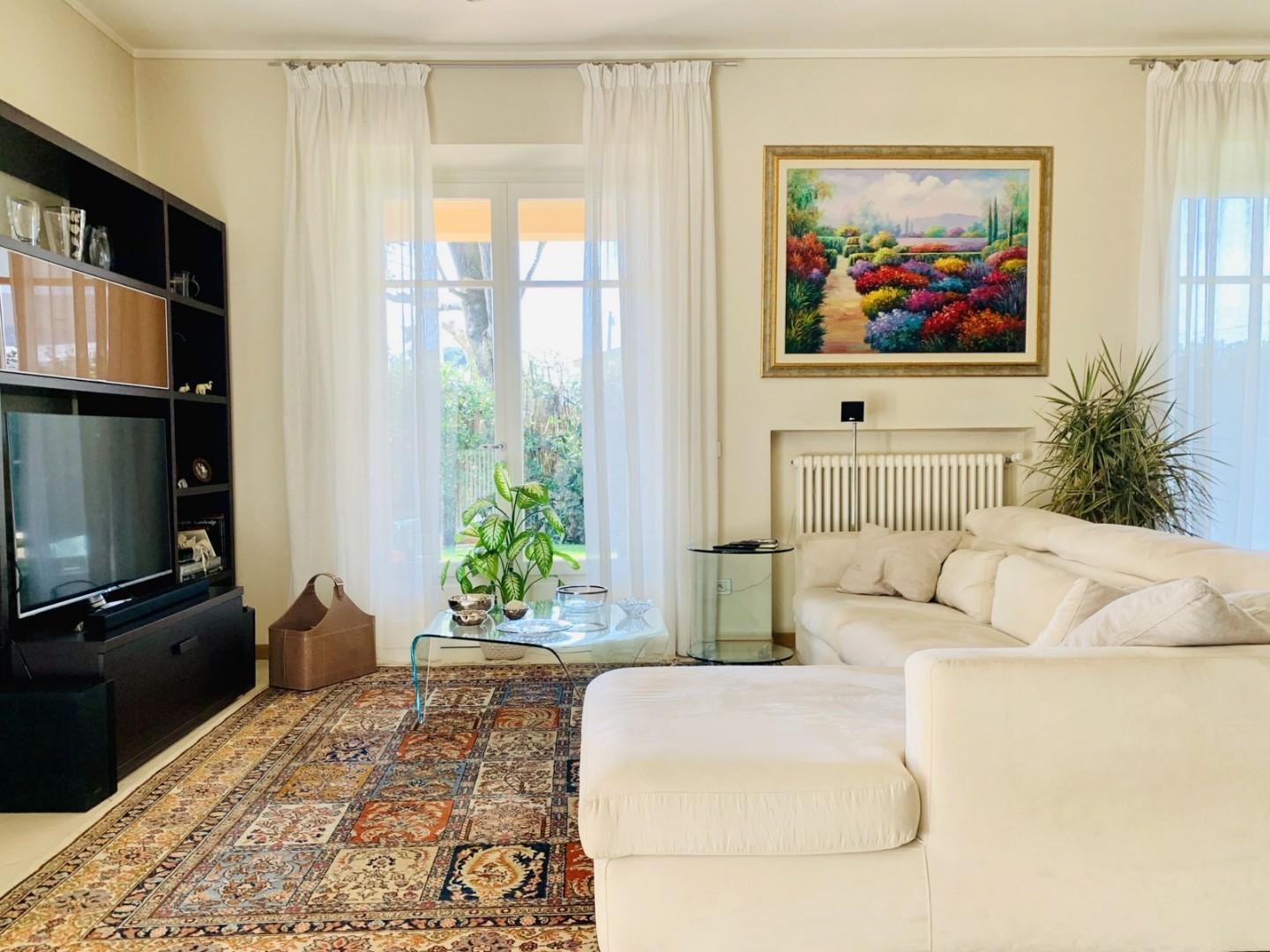 Villa arredata in affitto, Forte dei Marmi vittoria apuana