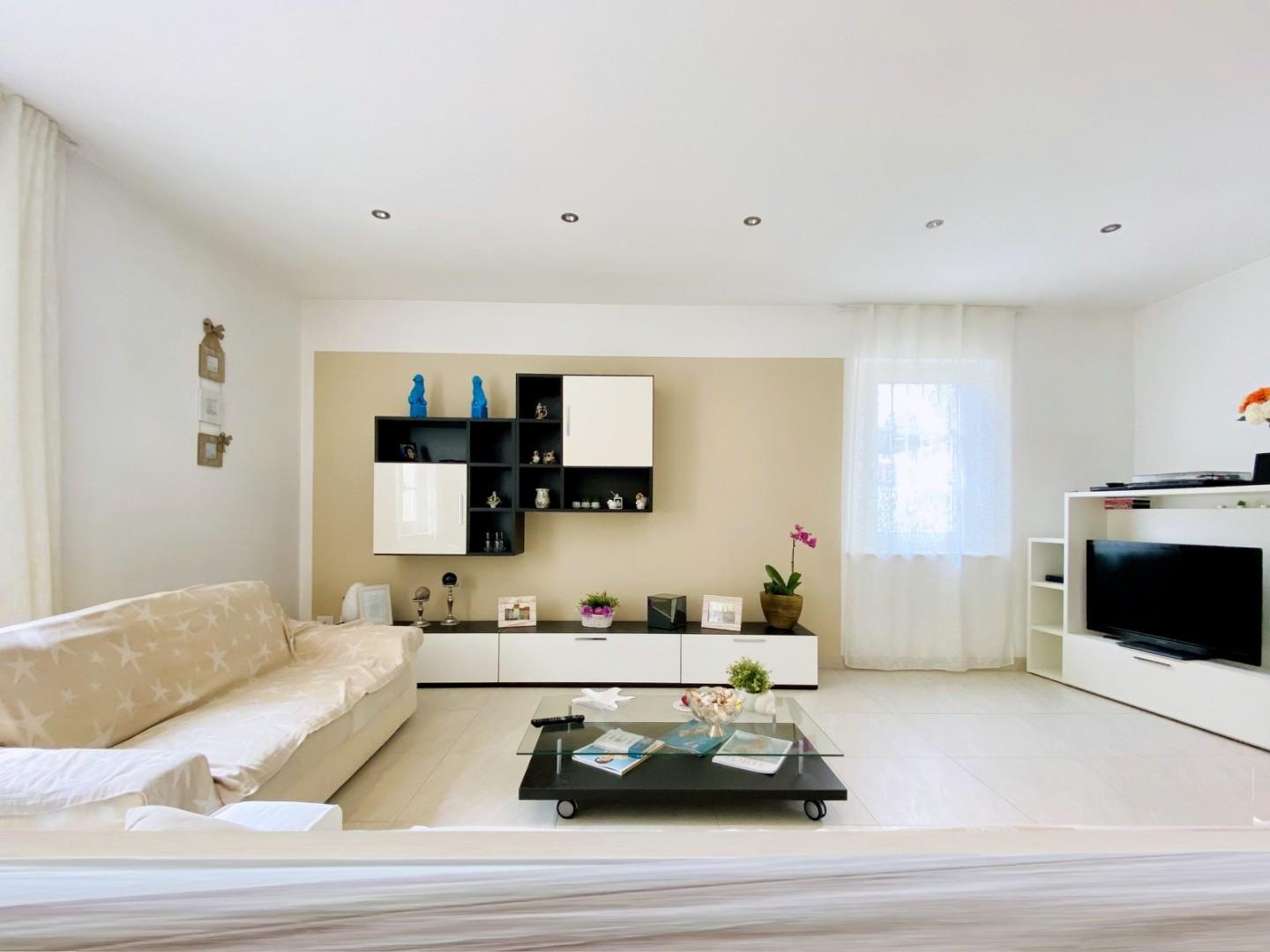 Villa arredata in affitto, Forte dei Marmi centro