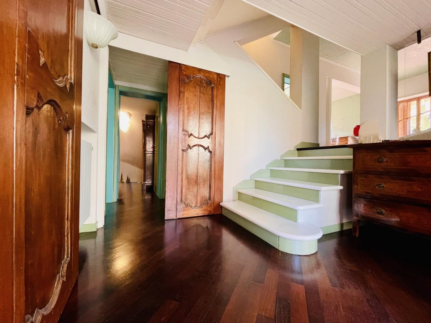 Villa con giardino, Forte dei Marmi centro