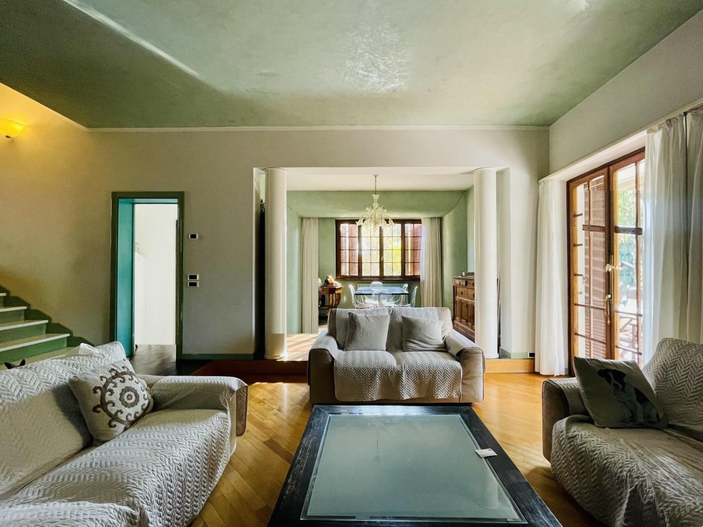 Villa con giardino, Forte dei Marmi centro