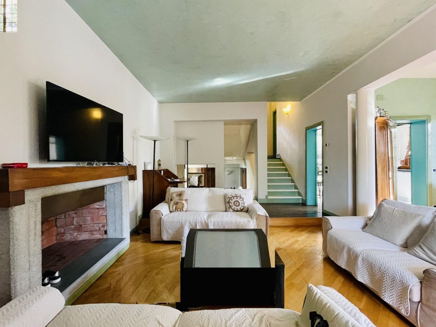 Villa con giardino, Forte dei Marmi centro