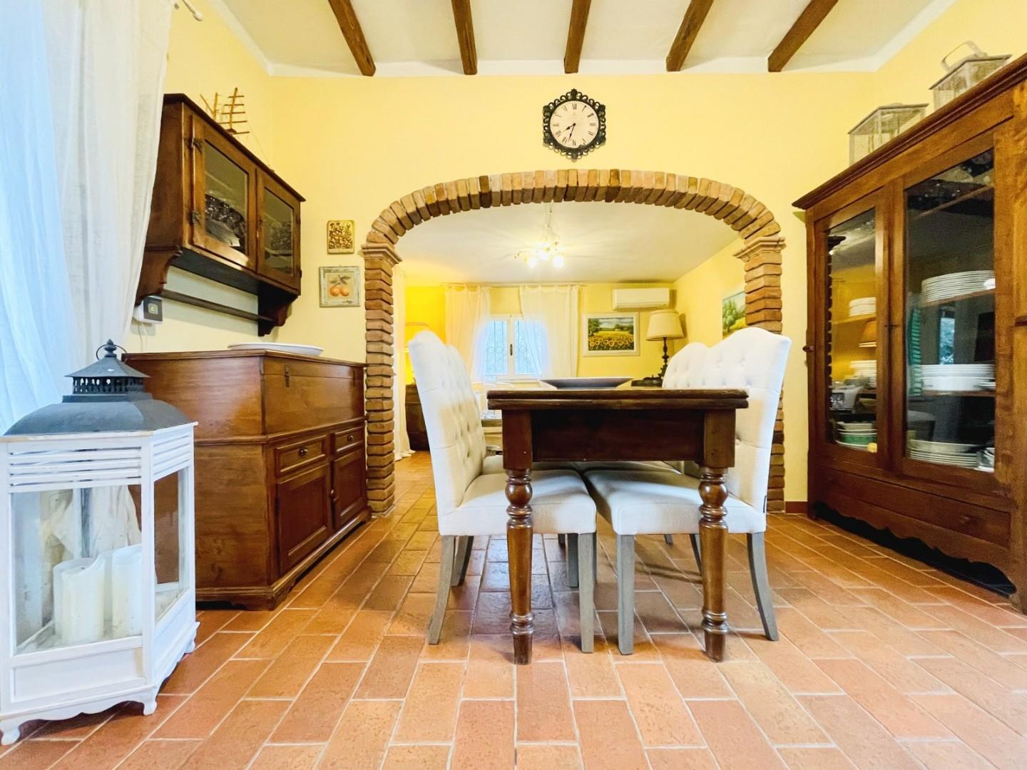 Casa indipendente arredata in affitto, Forte dei Marmi vaiana