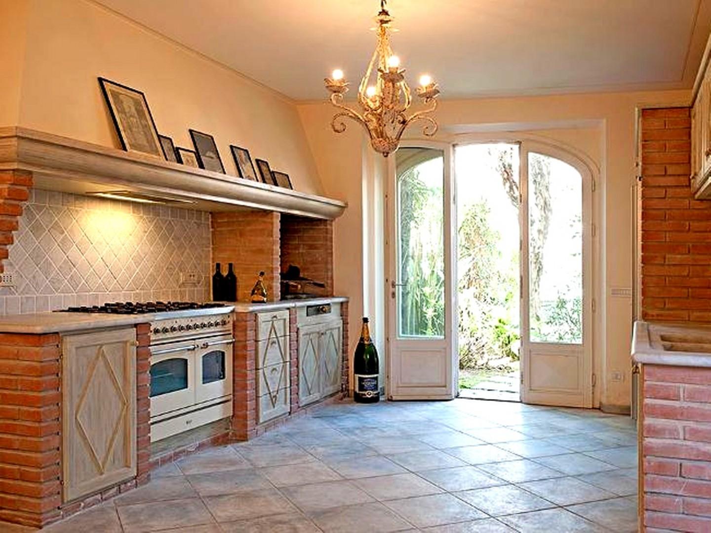 Casa indipendente arredata in affitto, Forte dei Marmi centro