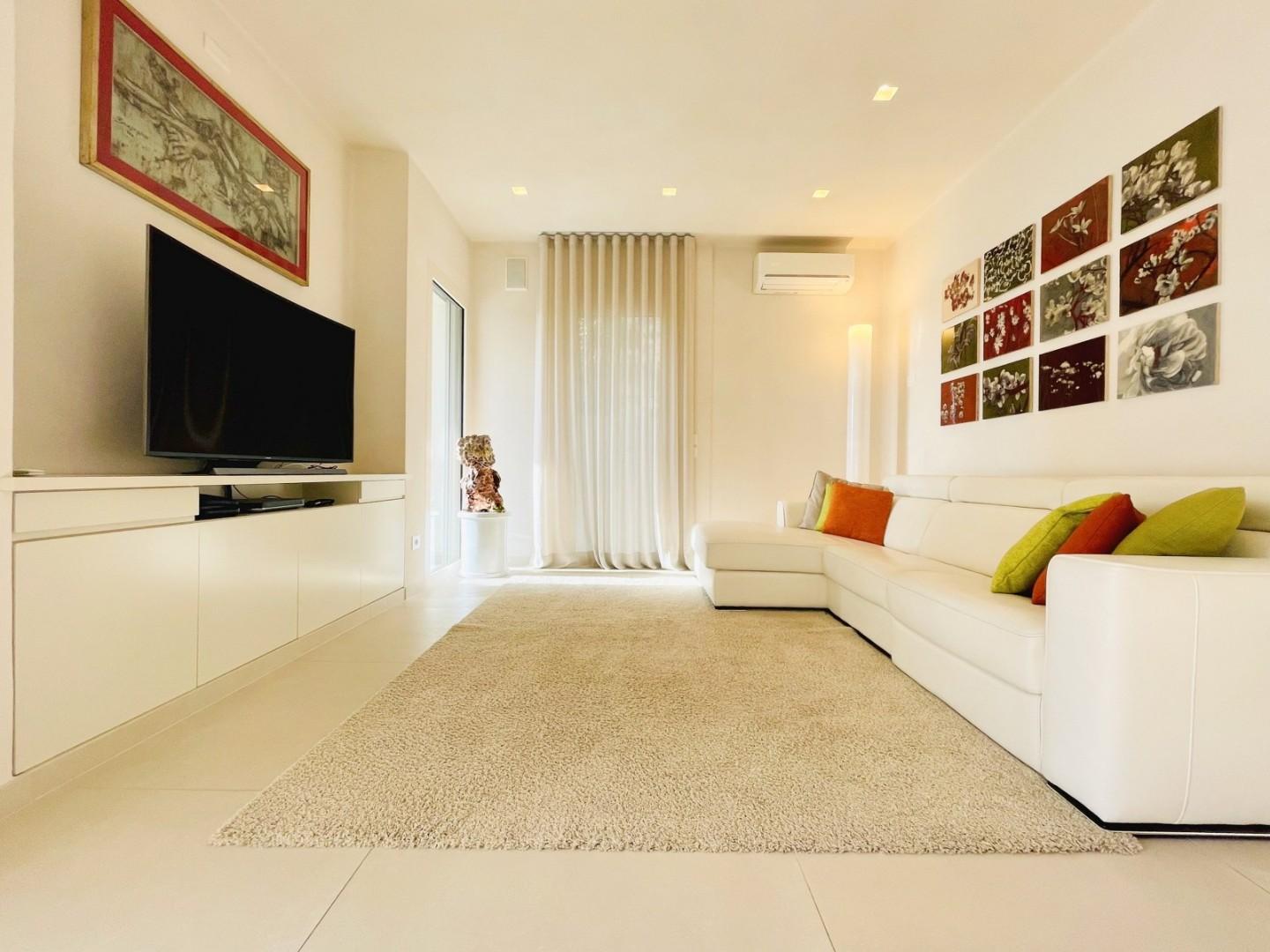 Villa arredata in affitto, Forte dei Marmi centro