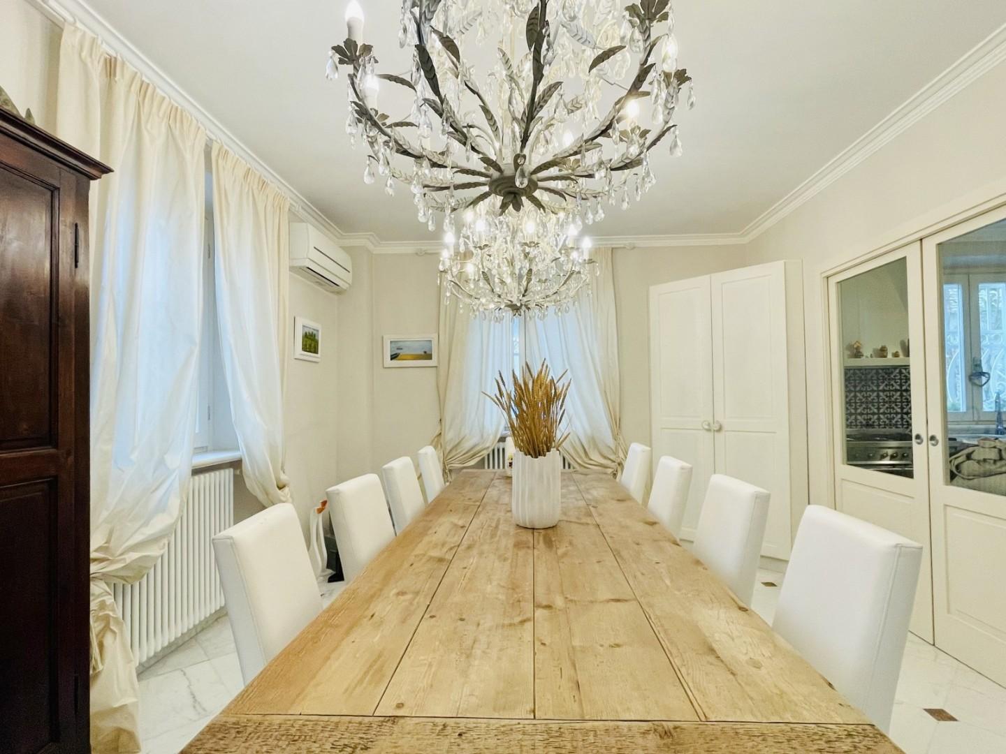 Villa arredata in affitto, Forte dei Marmi centro