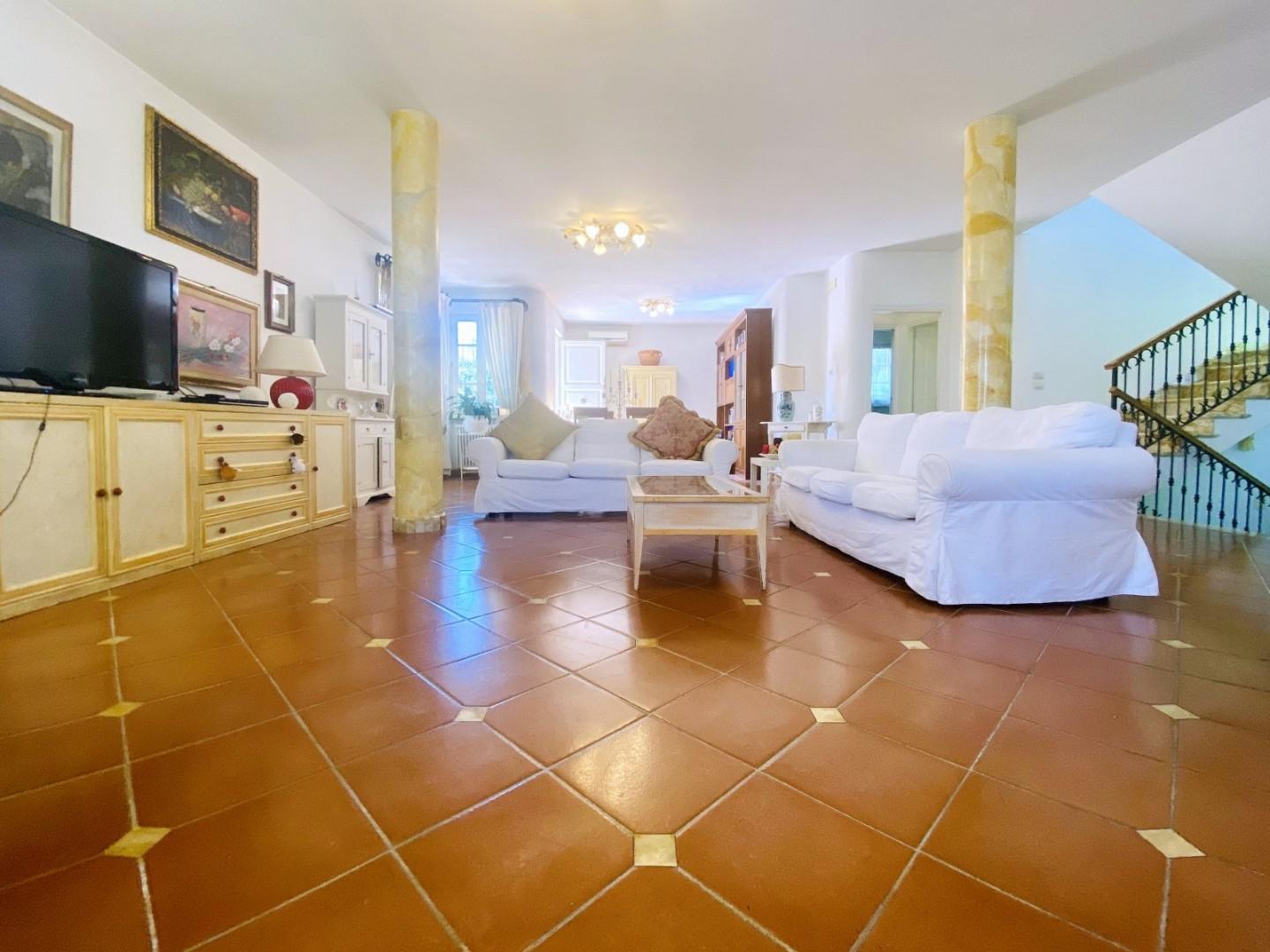 Casa indipendente arredata in affitto, Forte dei Marmi centro