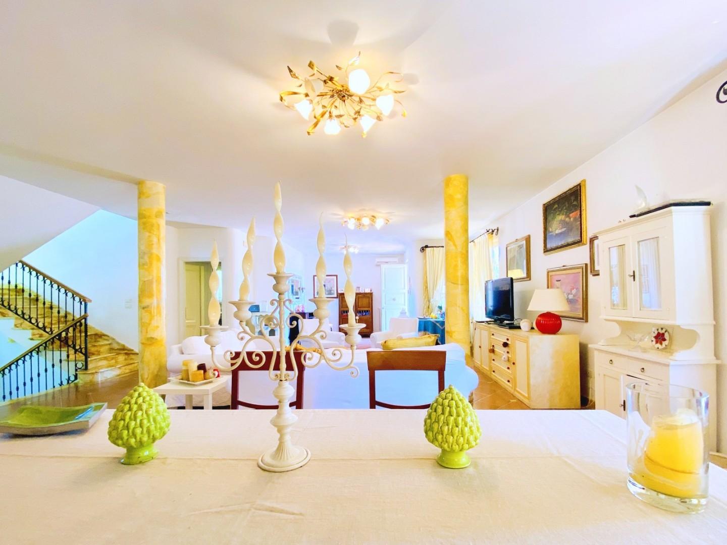 Casa indipendente arredata in affitto, Forte dei Marmi centro