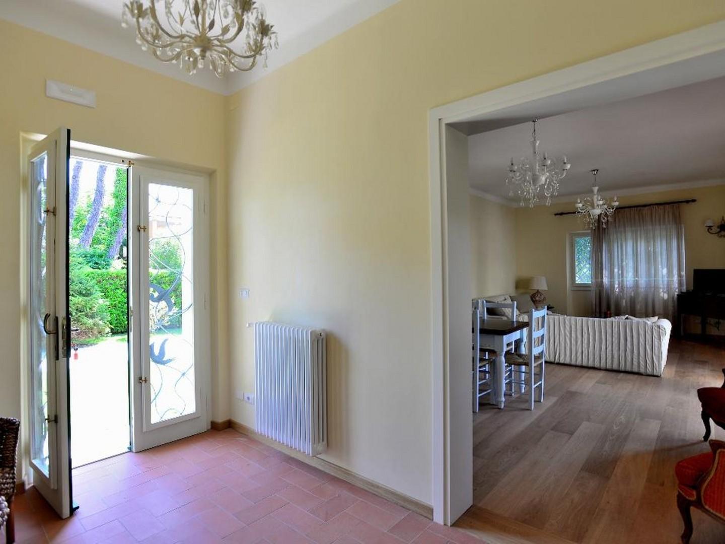 Villa arredata in affitto, Forte dei Marmi centro