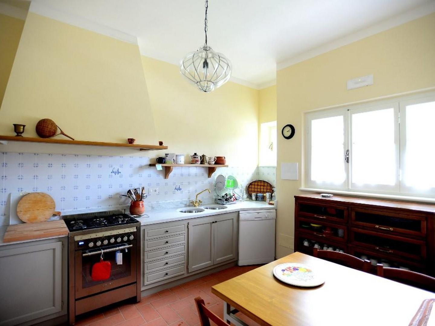 Villa arredata in affitto, Forte dei Marmi centro