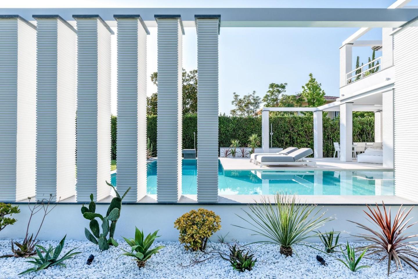 Villa arredata in affitto, Forte dei Marmi centro