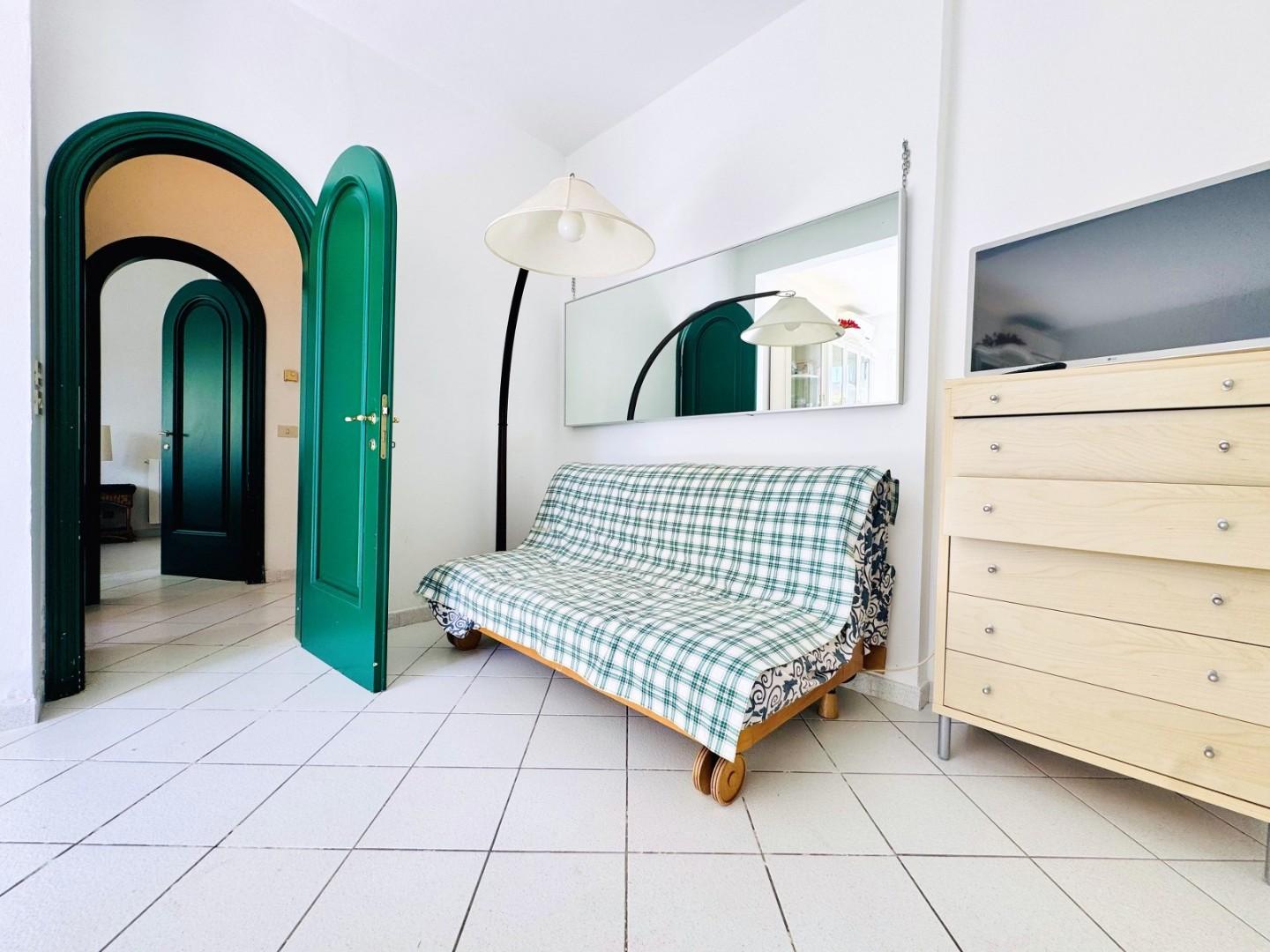 Casa indipendente arredata in affitto, Pietrasanta fiumetto