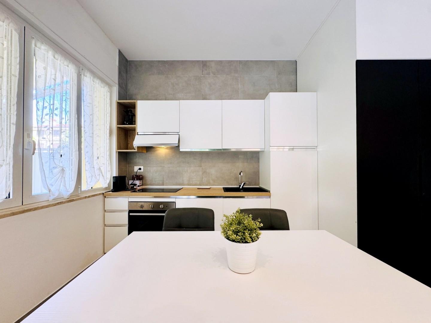 Trilocale arredato in affitto, Pietrasanta marina di