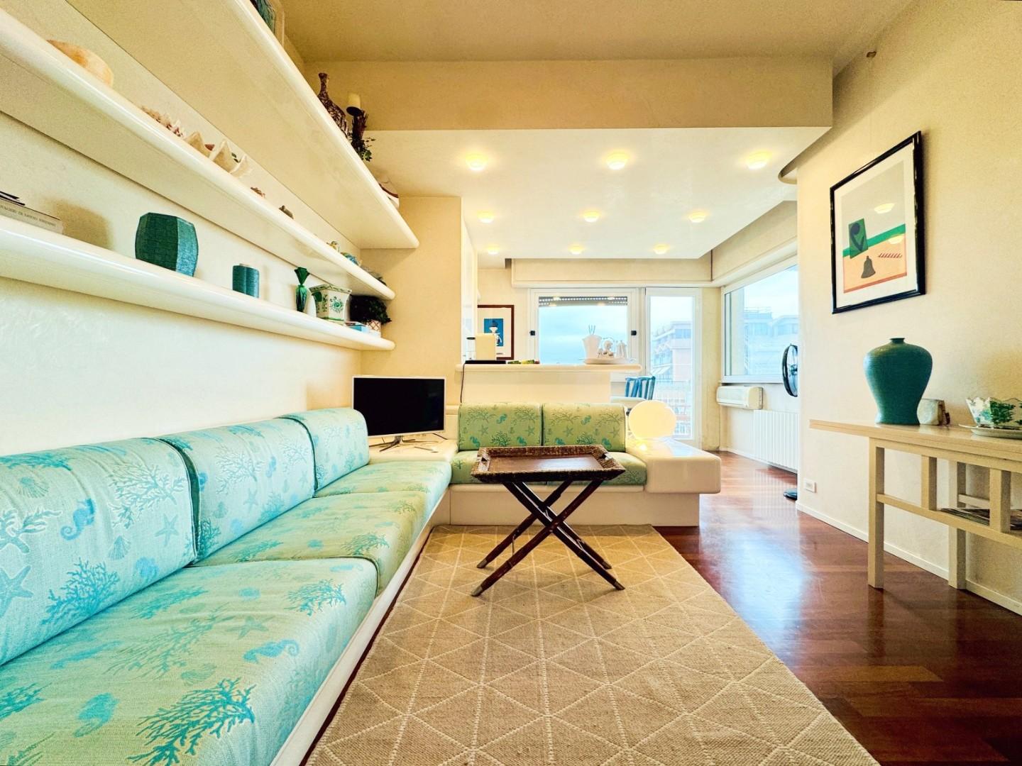 Quadrilocale arredato in affitto, Camaiore lido di