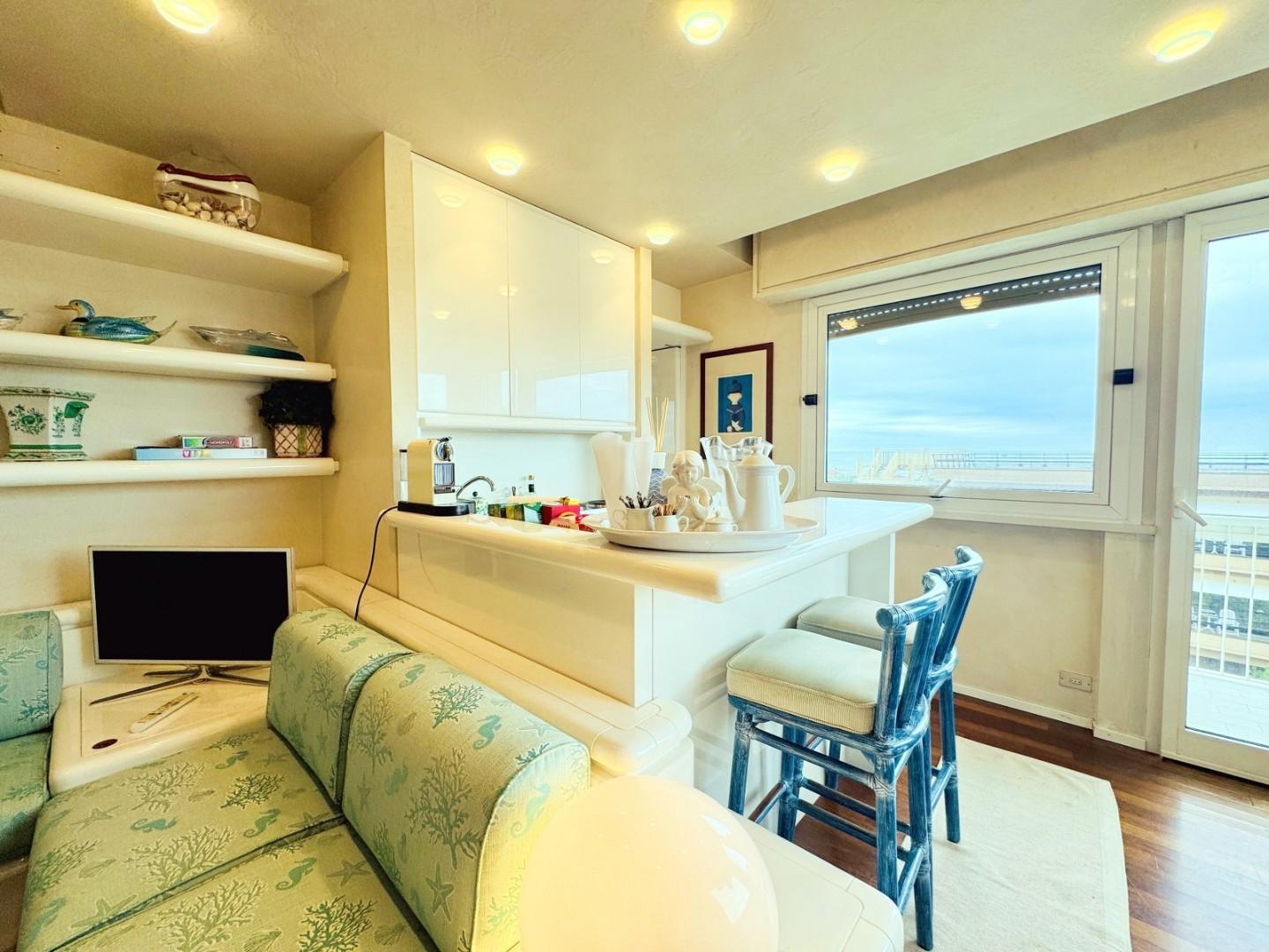 Quadrilocale arredato in affitto, Camaiore lido di