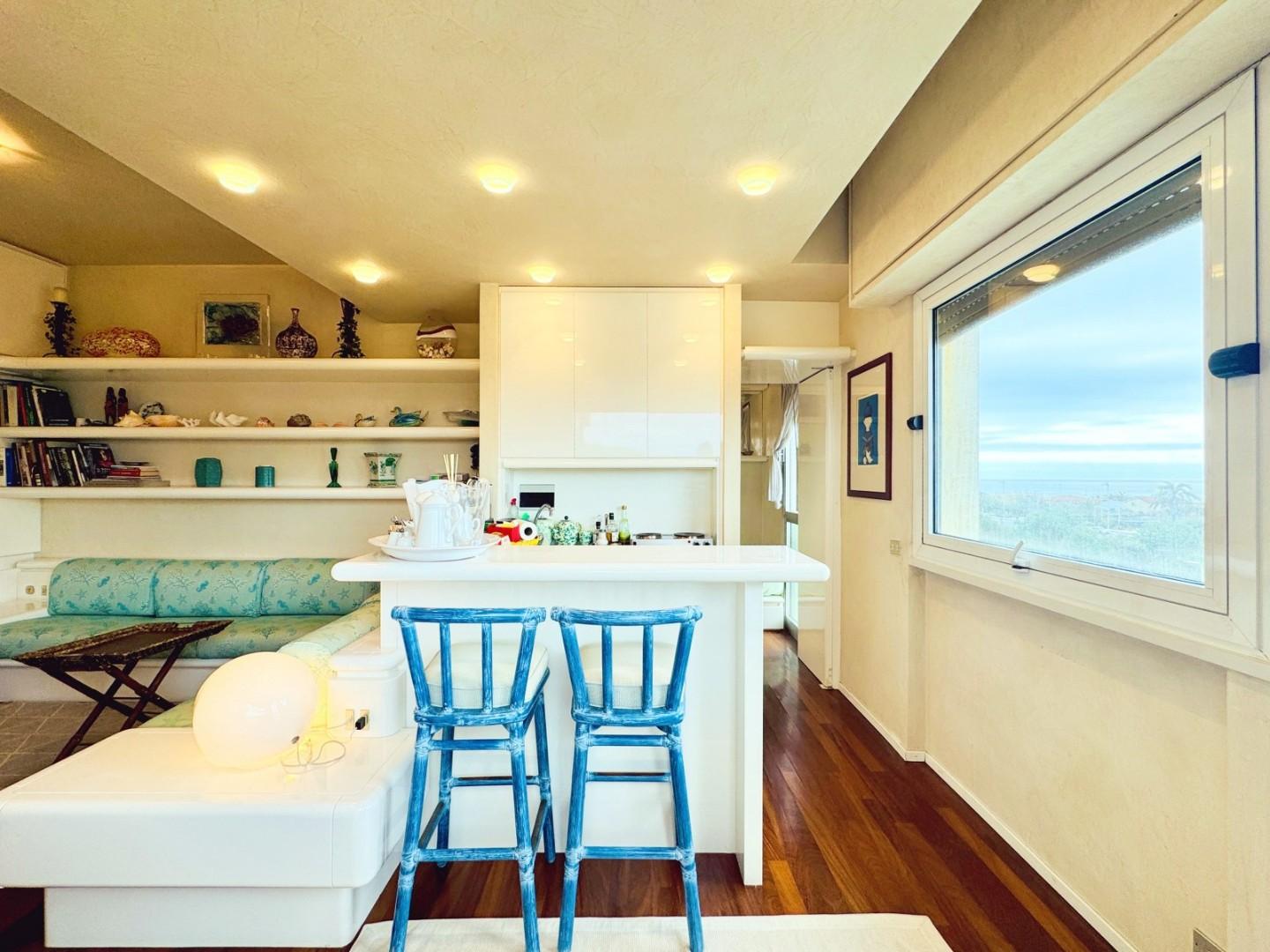 Quadrilocale arredato in affitto, Camaiore lido di