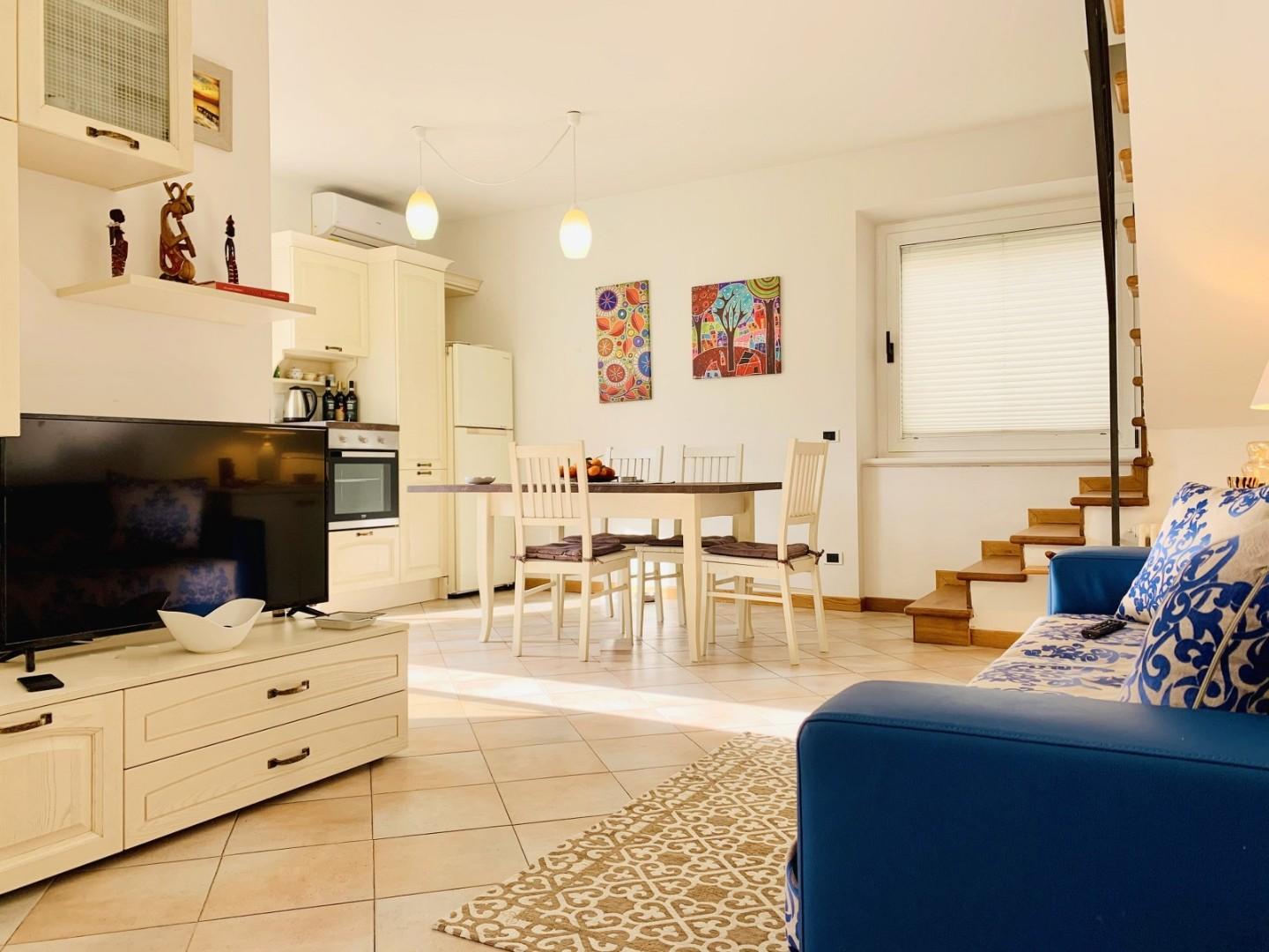 Quadrilocale arredato in affitto, Camaiore lido di