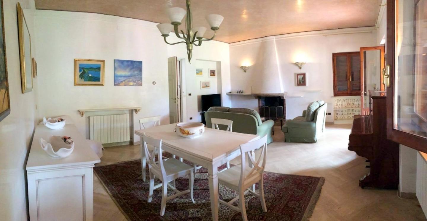 Trilocale arredato in affitto a Forte dei Marmi