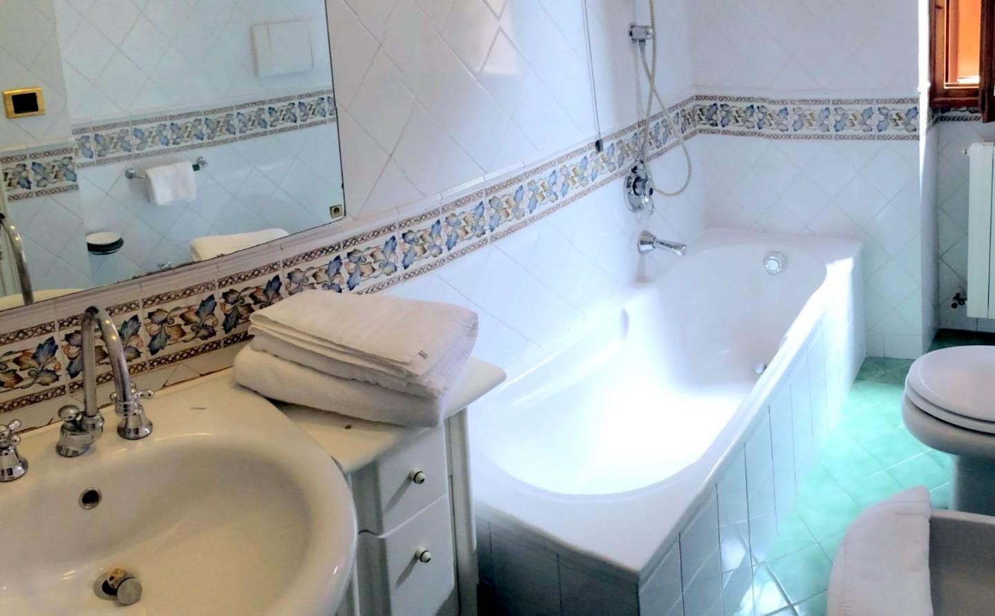 Trilocale arredato in affitto a Forte dei Marmi