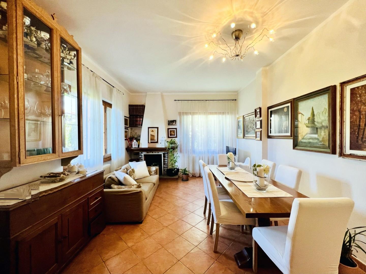 Villa arredata in affitto, Forte dei Marmi centro