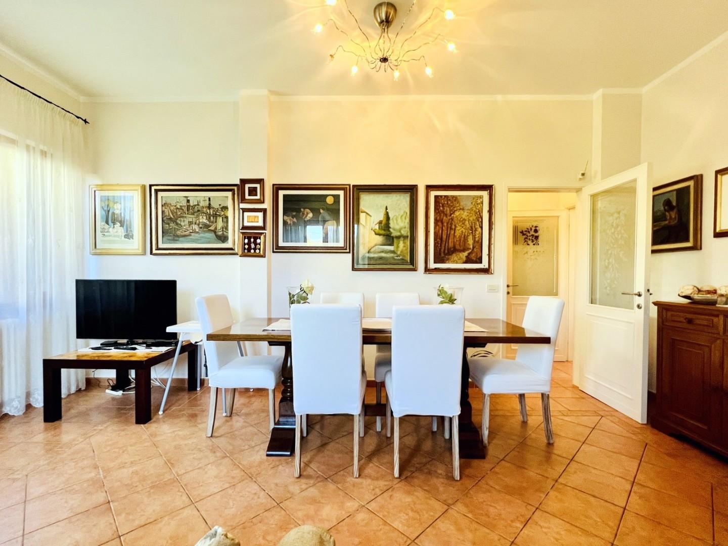 Villa arredata in affitto, Forte dei Marmi centro