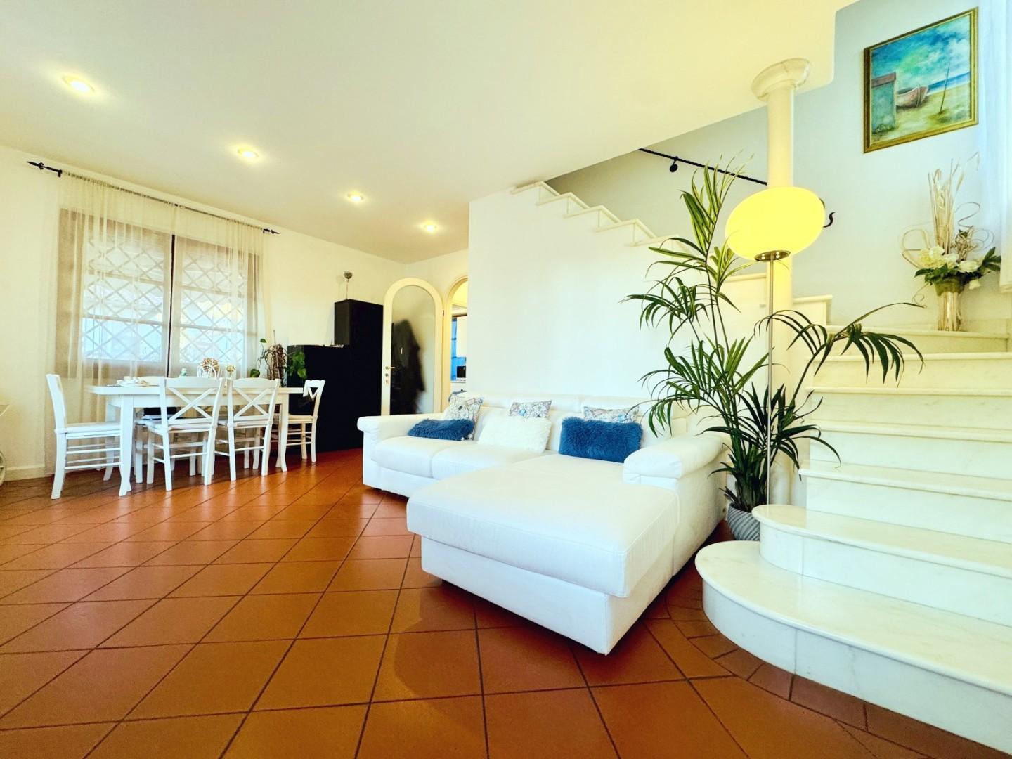 Casa indipendente arredata in affitto, Forte dei Marmi centro