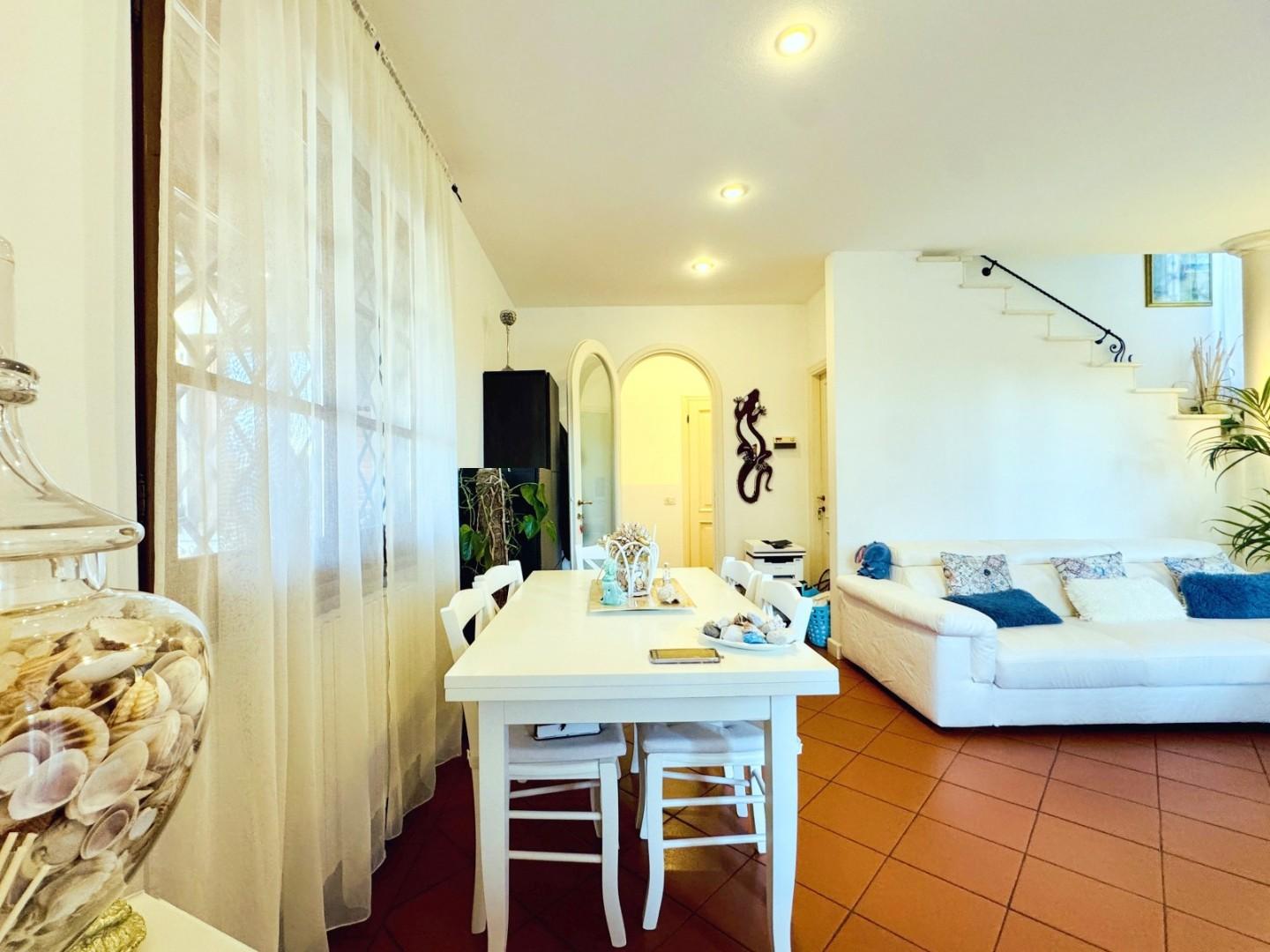 Casa indipendente arredata in affitto, Forte dei Marmi centro