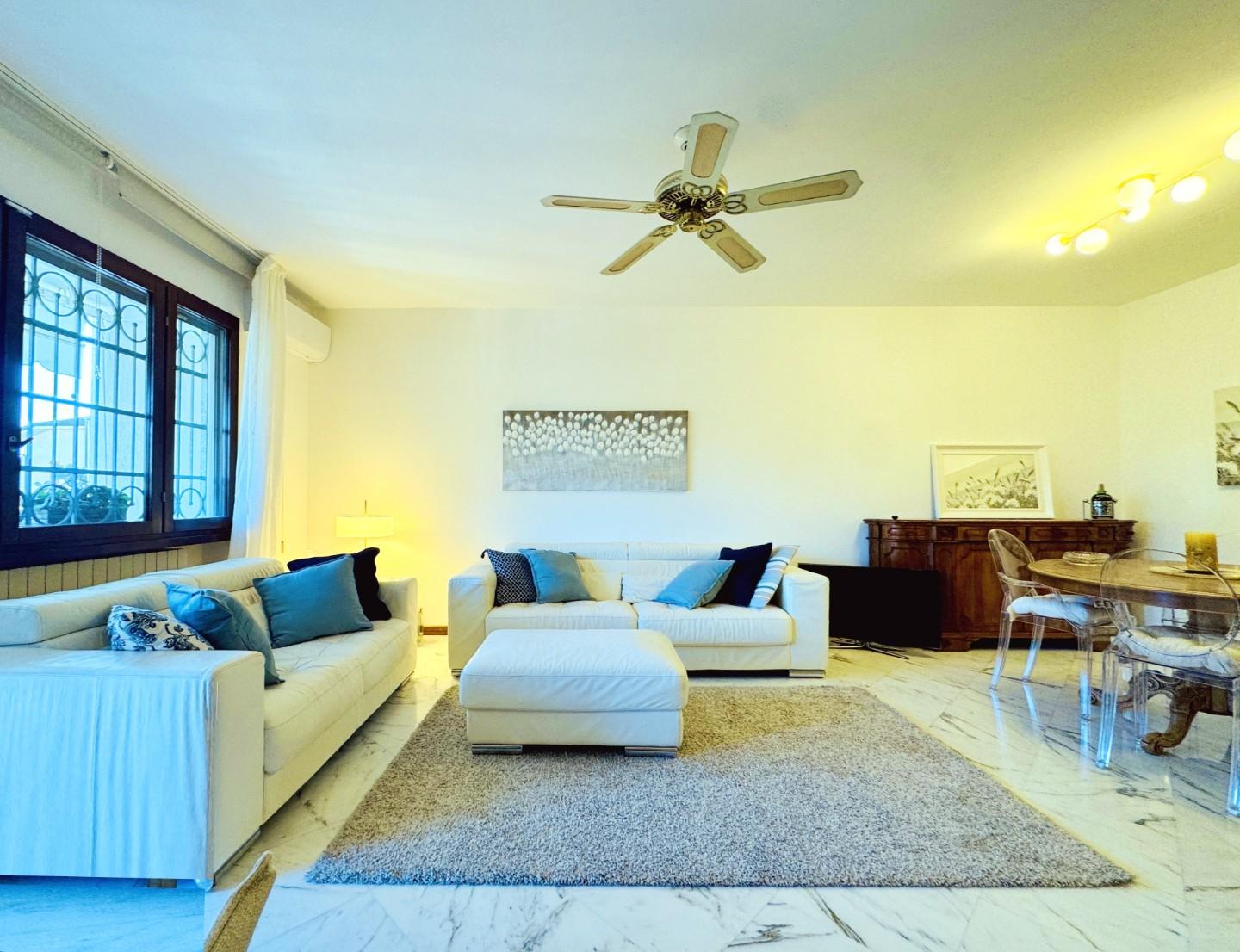 Villa arredata in affitto, Forte dei Marmi caranna