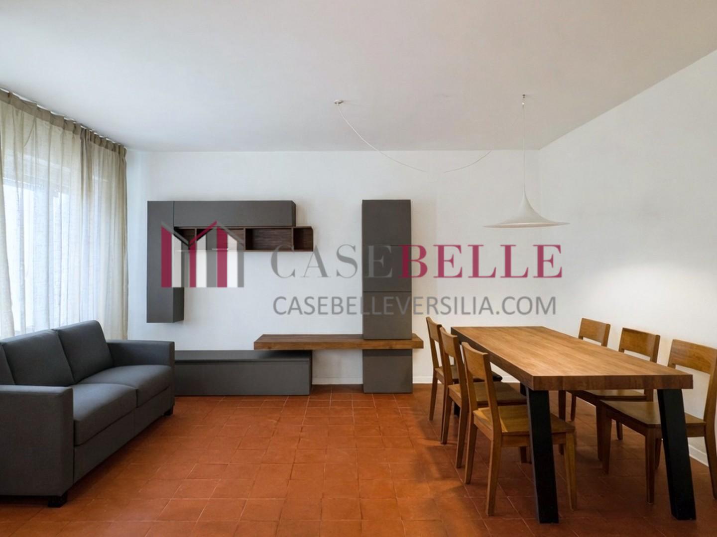 Villa con giardino, Pietrasanta tonfano