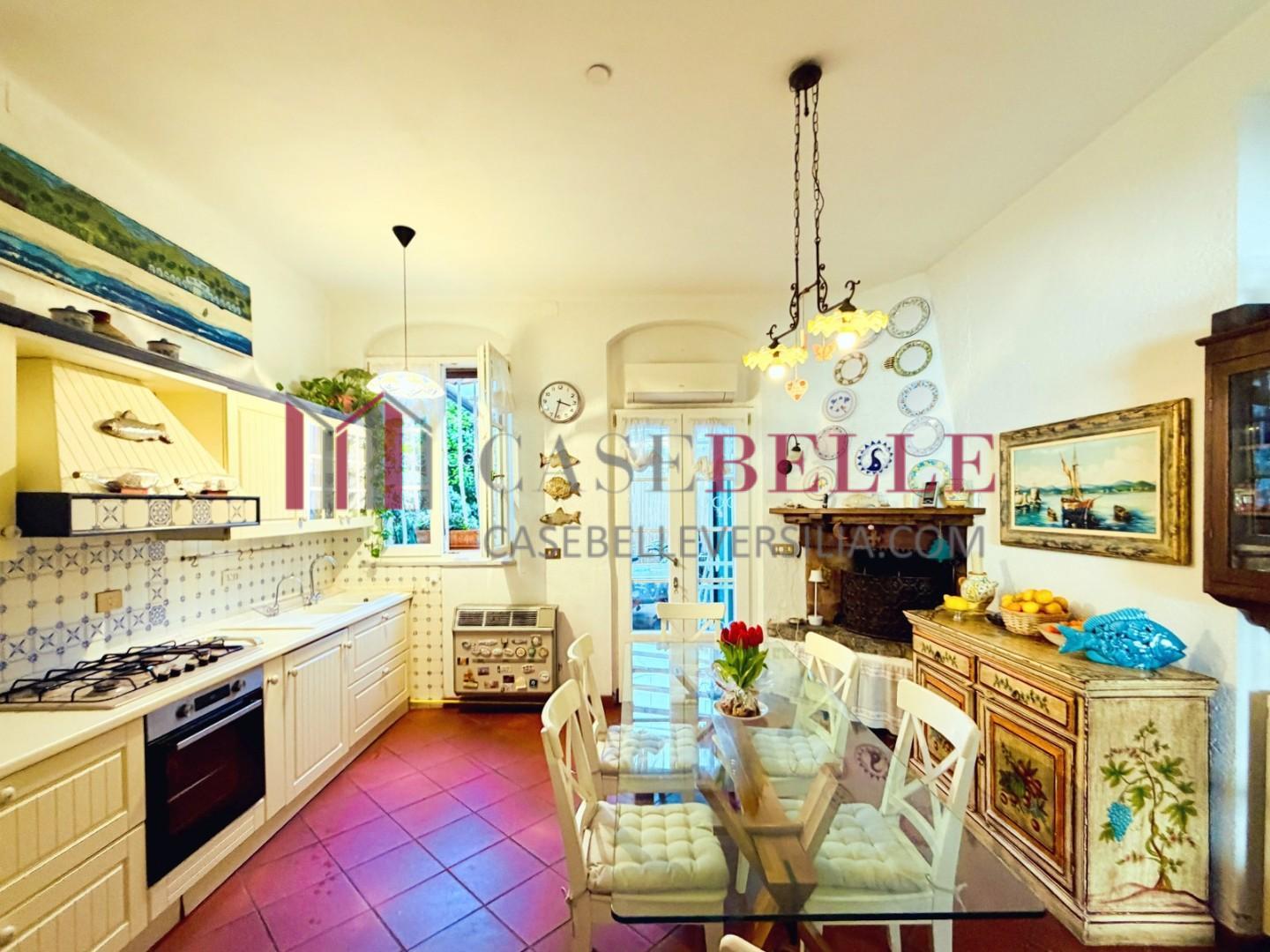 Casa indipendente arredata in affitto, Forte dei Marmi centrale