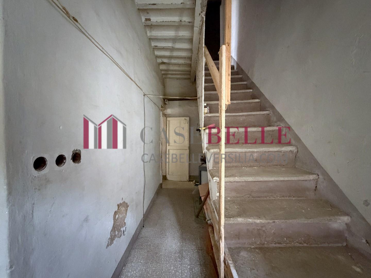 Casa indipendente da ristrutturare, Camaiore casoli