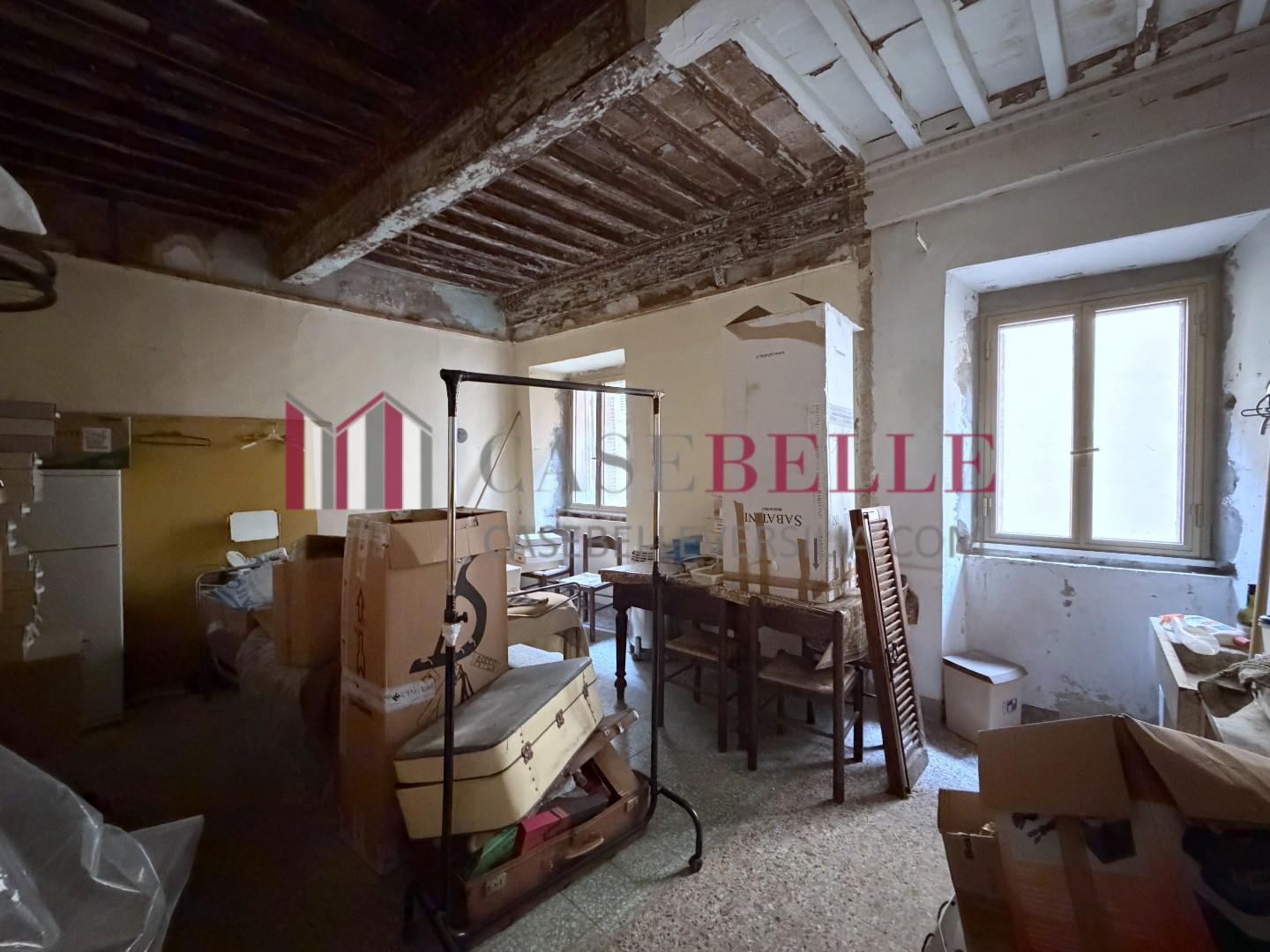 Casa indipendente da ristrutturare, Camaiore casoli