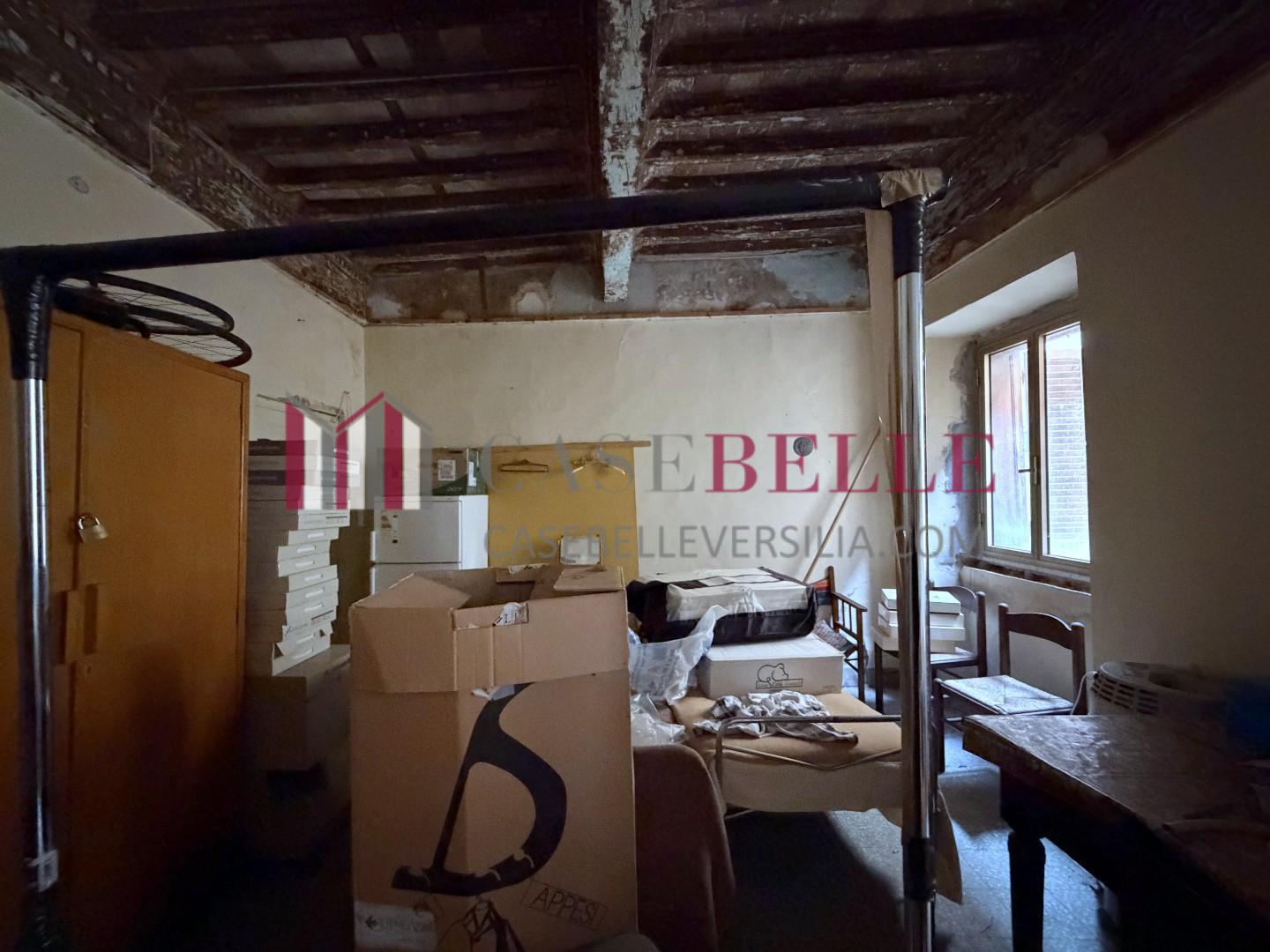 Casa indipendente da ristrutturare, Camaiore casoli