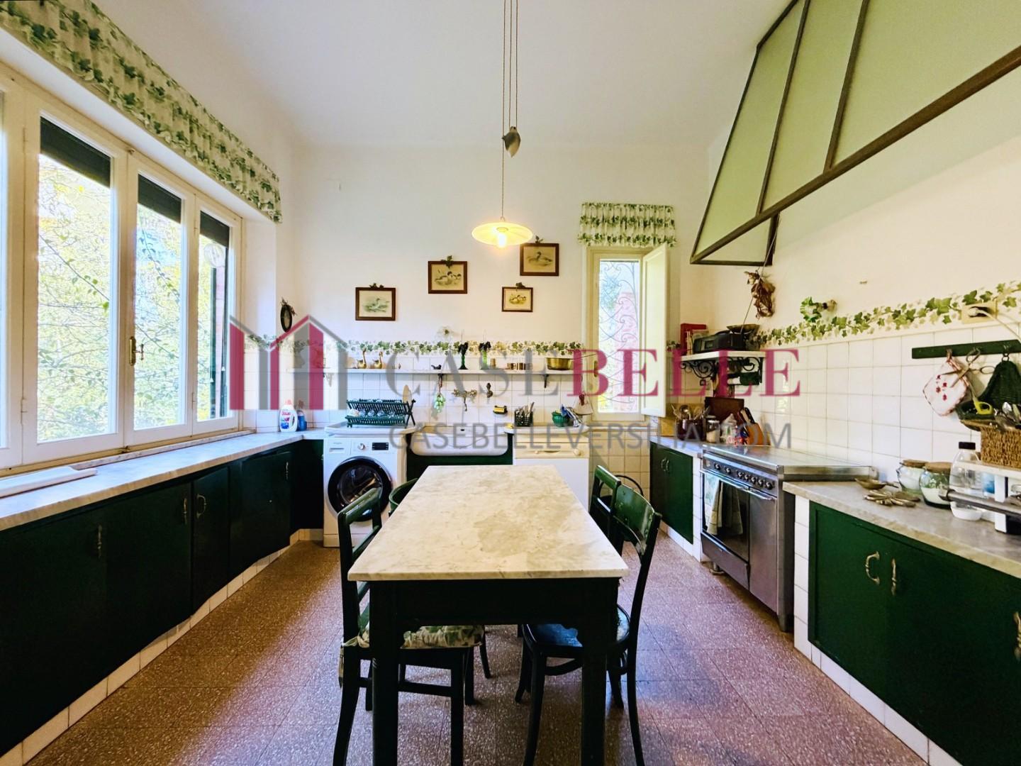 Casa indipendente arredata in affitto, Pietrasanta marina di