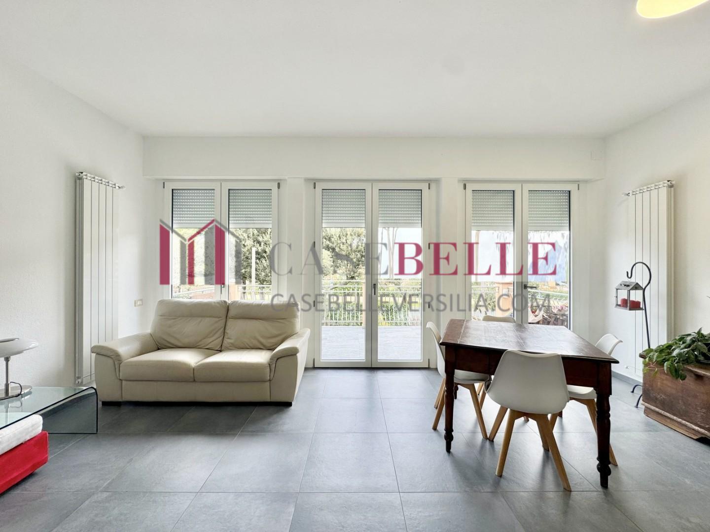 Villa Bifamiliare arredata in affitto, Forte dei Marmi vittoria apuana