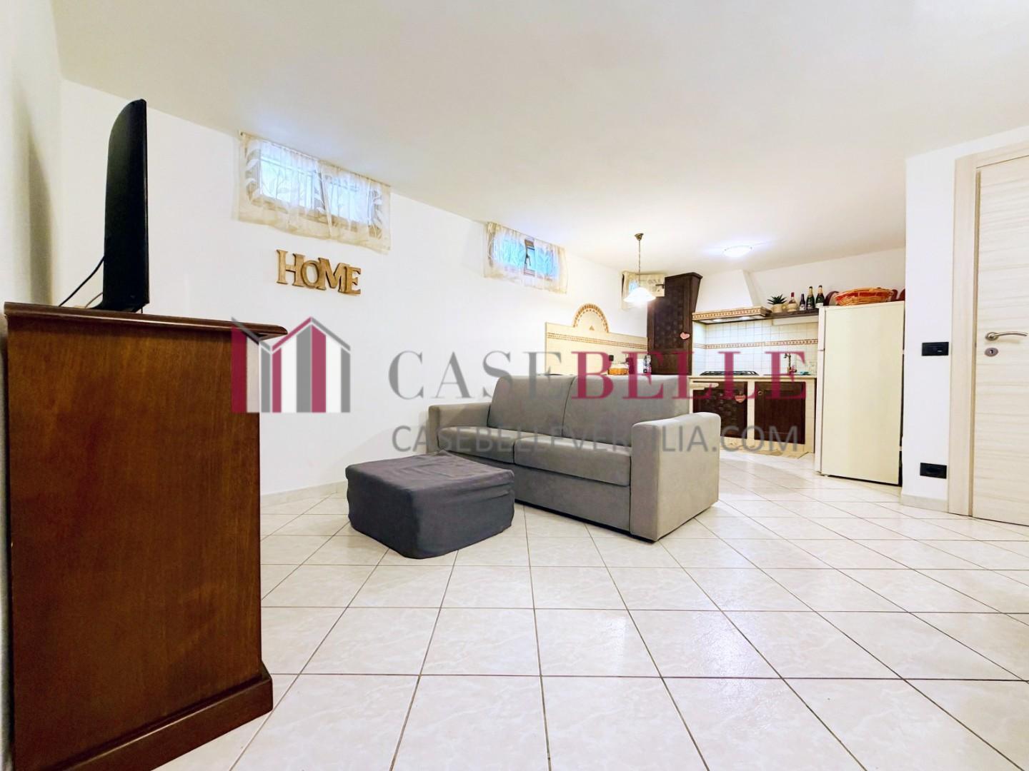 Bilocale arredato in affitto, Camaiore lido di