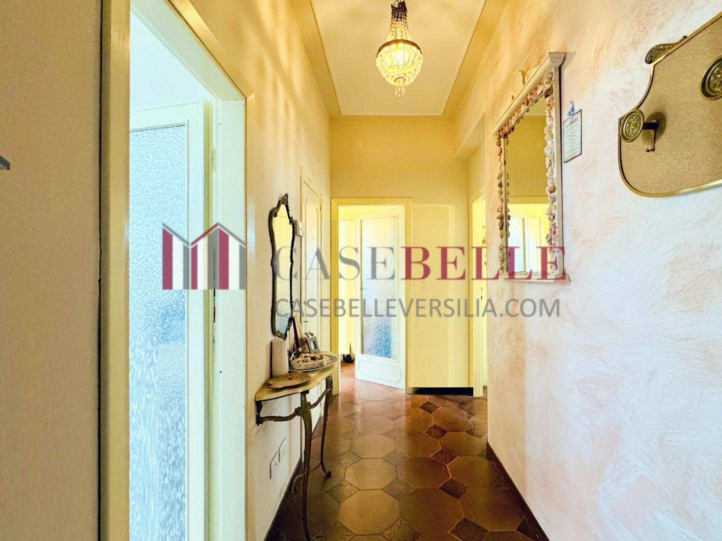 Trilocale arredato in affitto, Camaiore lido di