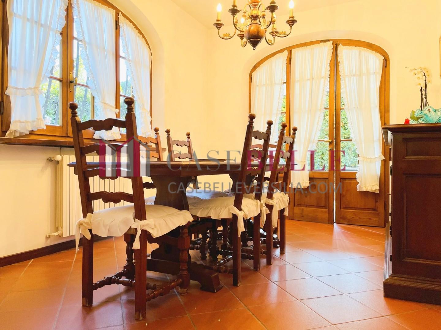 Villa Bifamiliare arredata in affitto a Forte dei Marmi