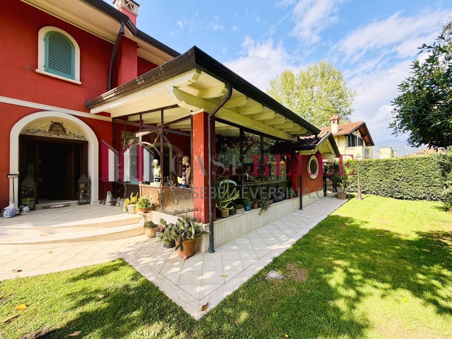 Villa arredata in affitto, Pietrasanta fiumetto